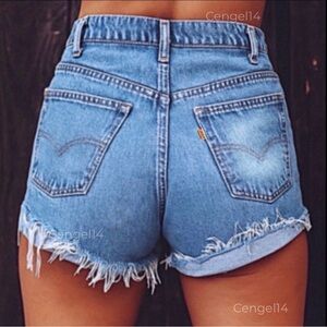 Vintage Levi’s Orange Tab High-Rise Distressed Denim Cutoff Shorts – Size 30